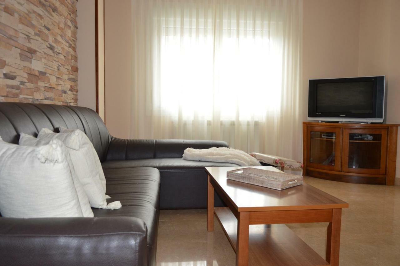 Piso Da Empegada Apartment Arzúa Екстериор снимка